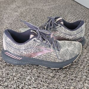 Brooks Women's Athletic Shoes - Gray and Pink